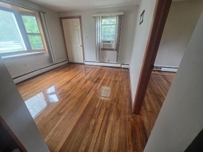 /international/us/27-cross-street-grafton-ma-110107874851/