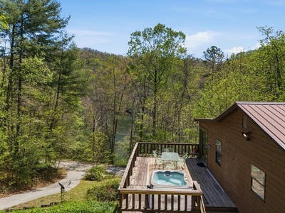 /international/us/4541-winding-stairs-road-topton-nc-110107608249/