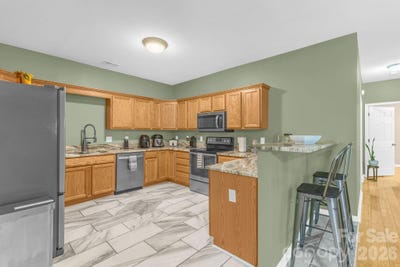 /international/us/709-villas-court-asheville-nc-110106551233/