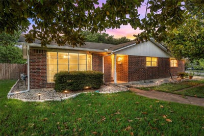 /international/us/605-n-roberts-street-west-tx-110108545086/