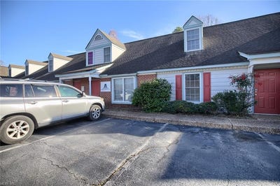 /international/us/7192-chapman-drive-hayes-va-110104948012/