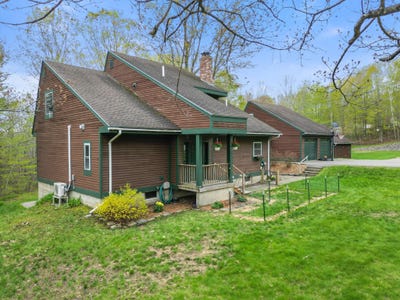 /international/us/2611-kennebec-newburgh-me-110108393573/