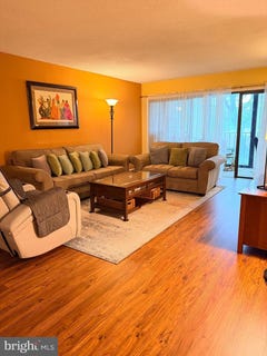 /international/us/9200-edwards-way-hyattsville-md-110108348257/