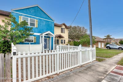 /international/us/8309-rosalind-avenue-cape-canaveral-fl-110108507048/