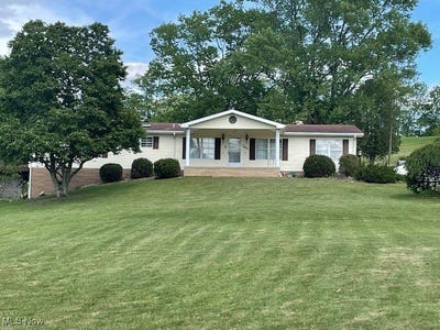 /international/us/7680-waynesburg-drive-se-waynesburg-oh-110099792075/