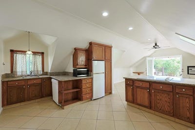 /international/us/13101-sudan-road-poway-ca-110120107564/