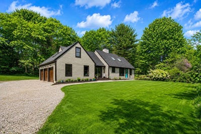 /international/us/3-bartlett-road-kittery-me-110108444016/