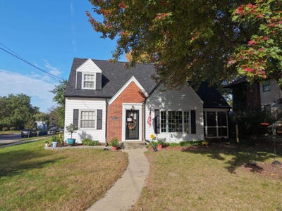 /international/us/103-highland-boulevard-waterloo-ia-110120456671/