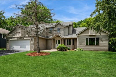 /international/us/1445-eastlake-drive-chaska-mn-110100453981/?lang=id