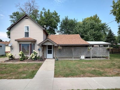 /international/us/403-maple-street-mondamin-ia-110101868975/