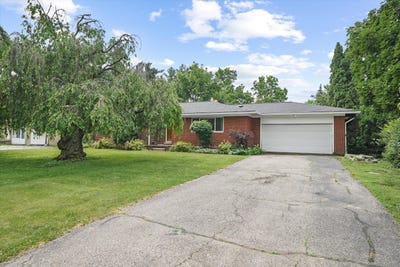 /international/us/45145-jeanette-avenue-belleville-mi-110108799952/