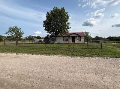 /international/us/303-w-commerce-richland-springs-tx-110104620755/