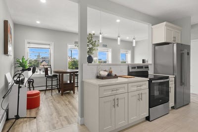 /international/us/56-peabody-st-salem-ma-110101236728/