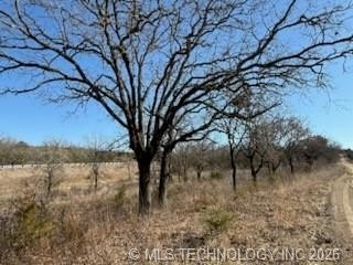 /international/us/182328-n-4170-road-moyers-ok-110105414264/