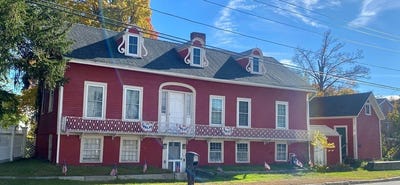 /international/us/4-townsend-st-pepperell-ma-110106959082/