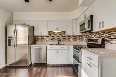 /international/us/8450-e-old-spanish-trail-tucson-az-110107667389/