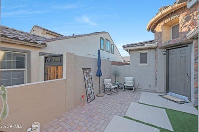 /international/us/14846-w-luna-dr-drive-n-litchfield-park-az-110101426632/