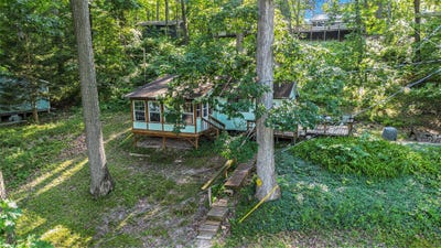 /international/us/13741-lower-bayside-drive-belding-mi-110101456210/