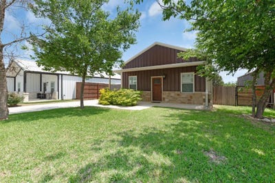 /international/us/244-western-avenue-bertram-tx-110107669319/
