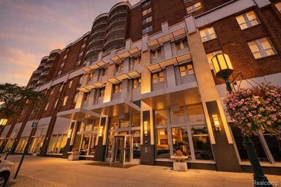 /international/us/411-s-old-woodward-avenue-birmingham-mi-110107340855/