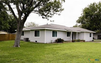 /international/us/214-south-street-schulenburg-tx-110119708737/