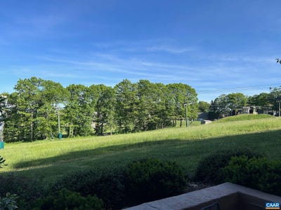/international/us/905-diamond-hill-condos-wintergreen-va-110108382728/