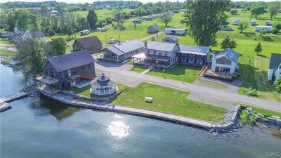/international/us/18835-s-shore-road-three-mile-bay-ny-110108873724/