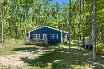/international/us/7361-n-conway-road-alanson-mi-110108389501/