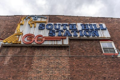 /international/us/585-s-upper-street-lexington-ky-110108333544/