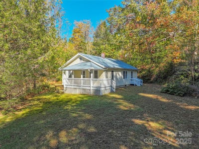 /international/us/96-thompson-road-spruce-pine-nc-110103550212/