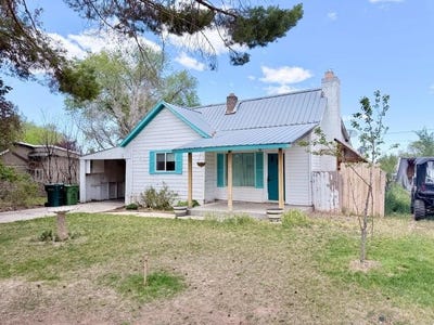 /international/us/140-w-300-s-parowan-ut-110107881618/