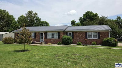 /international/us/429-s-delaware-street-shelburn-in-110108166474/