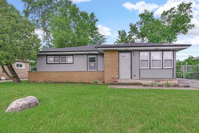 /international/us/16158-plymouth-drive-markham-il-110108872943/