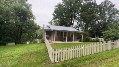 /international/us/3130-s-state-route-266-stockport-oh-110101192998/