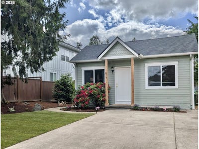 /international/us/617-n-grant-st-newberg-or-110108416102/