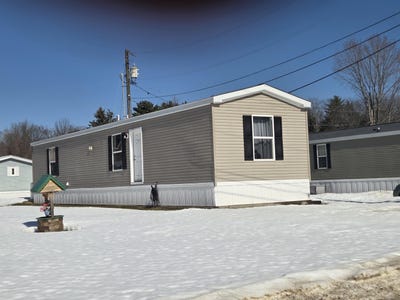 /international/us/21-turkey-jim-road-campton-nh-110106455769/