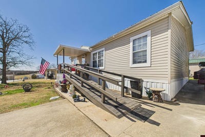 /international/us/32-hal-drive-mountain-home-ar-110097313031/