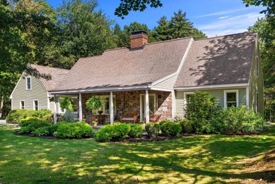 /international/us/16-gifford-farm-road-stratham-nh-110110210445/