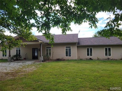 /international/us/19469-jones-road-jerseyville-il-110096642069/