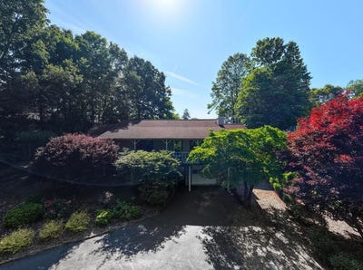 /international/us/436-long-view-drive-hiawassee-ga-110108257805/