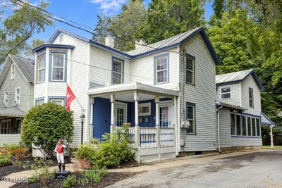/international/us/121-lincoln-avenue-saratoga-springs-ny-110119560418/