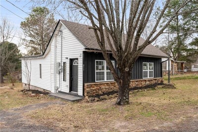 /international/us/211-w-houston-st-greenwood-ar-110105002791/