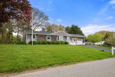 /international/us/99-shane-drive-chatham-ma-110108267446/