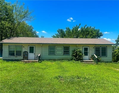 /international/us/302-montgomery-court-mound-city-ks-110100807472/