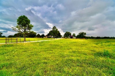 /international/us/324-county-road-317-comanche-tx-110097315582/