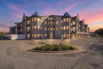 /international/us/2320-jackson-street-stoughton-wi-110120412554/