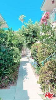 /international/us/11081-rose-ave-los-angeles-ca-110105917972/