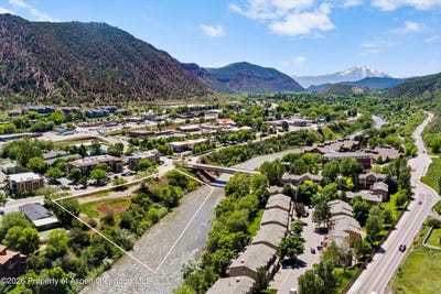 /international/us/2525-s-grand-avenue-glenwood-springs-co-110108449083/