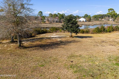 /international/us/wetzel-drive-lot-13-biloxi-ms-110105961820/