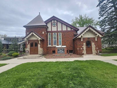 /international/us/409-4th-street-baraboo-wi-110107776582/